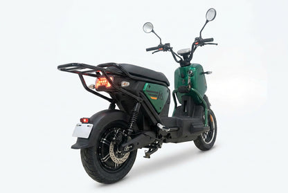 SUDU A6 – Vista traseira com bagageiro tubular e lanterna LED